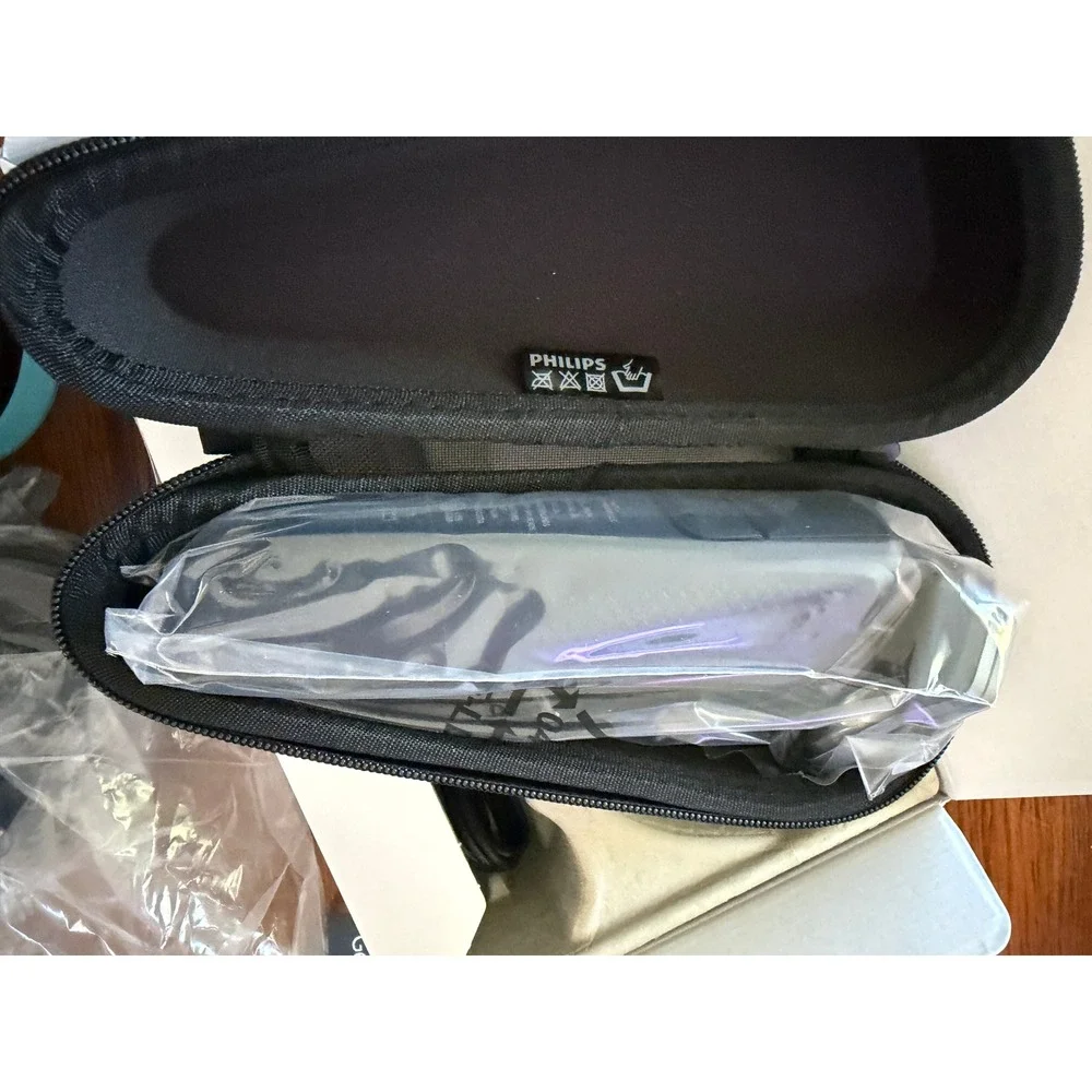 Philips Norelco 8000 Electric Shaver 8000 Series - New Open Box Complete Sealed